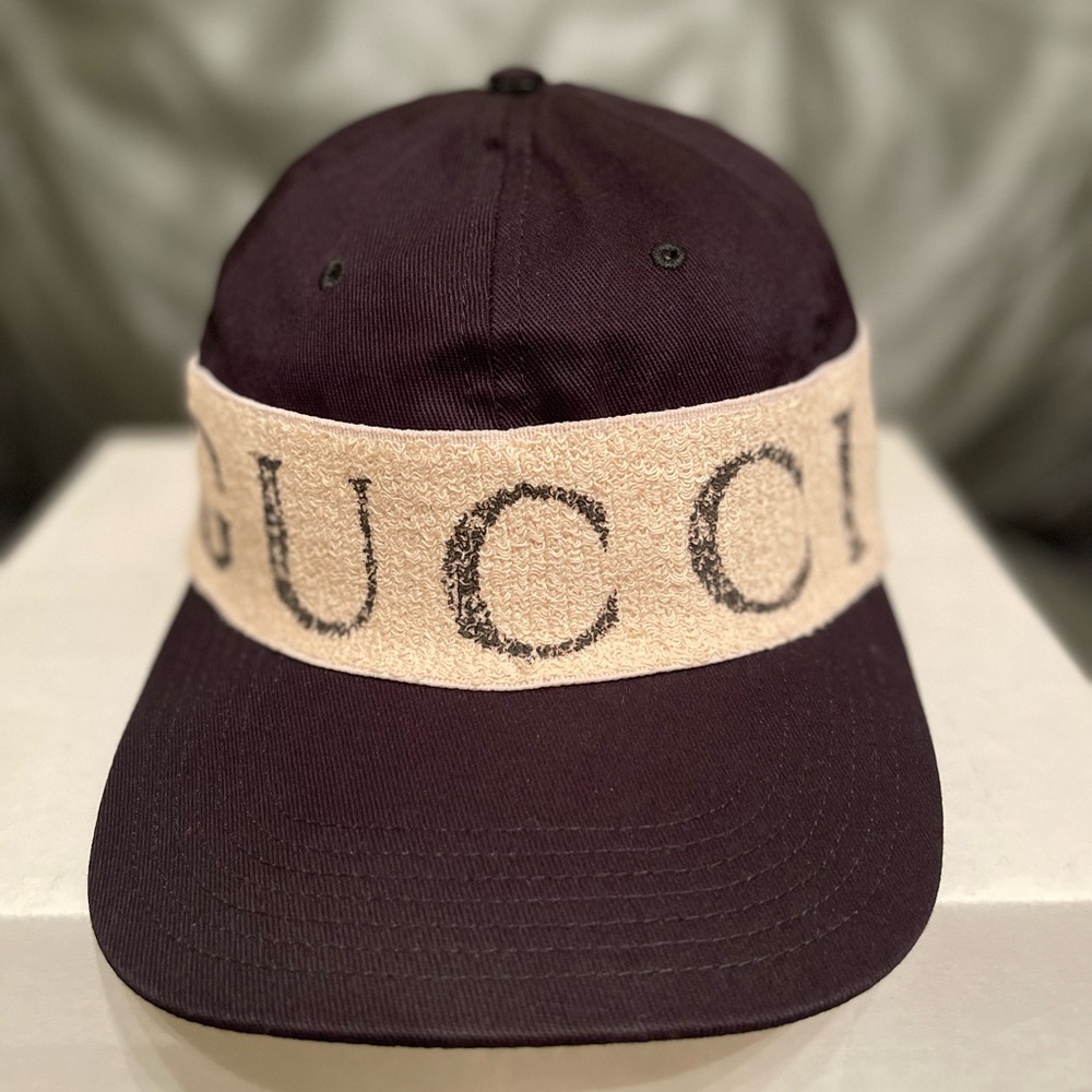 Black preloved Gucci fitted baseball cap size 58
